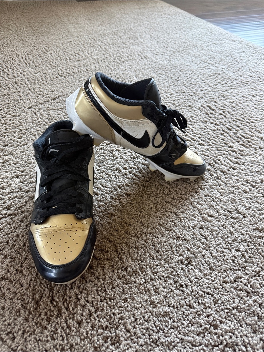 Jordan Nike (11) Black, Gold & White Low-Top Cleats